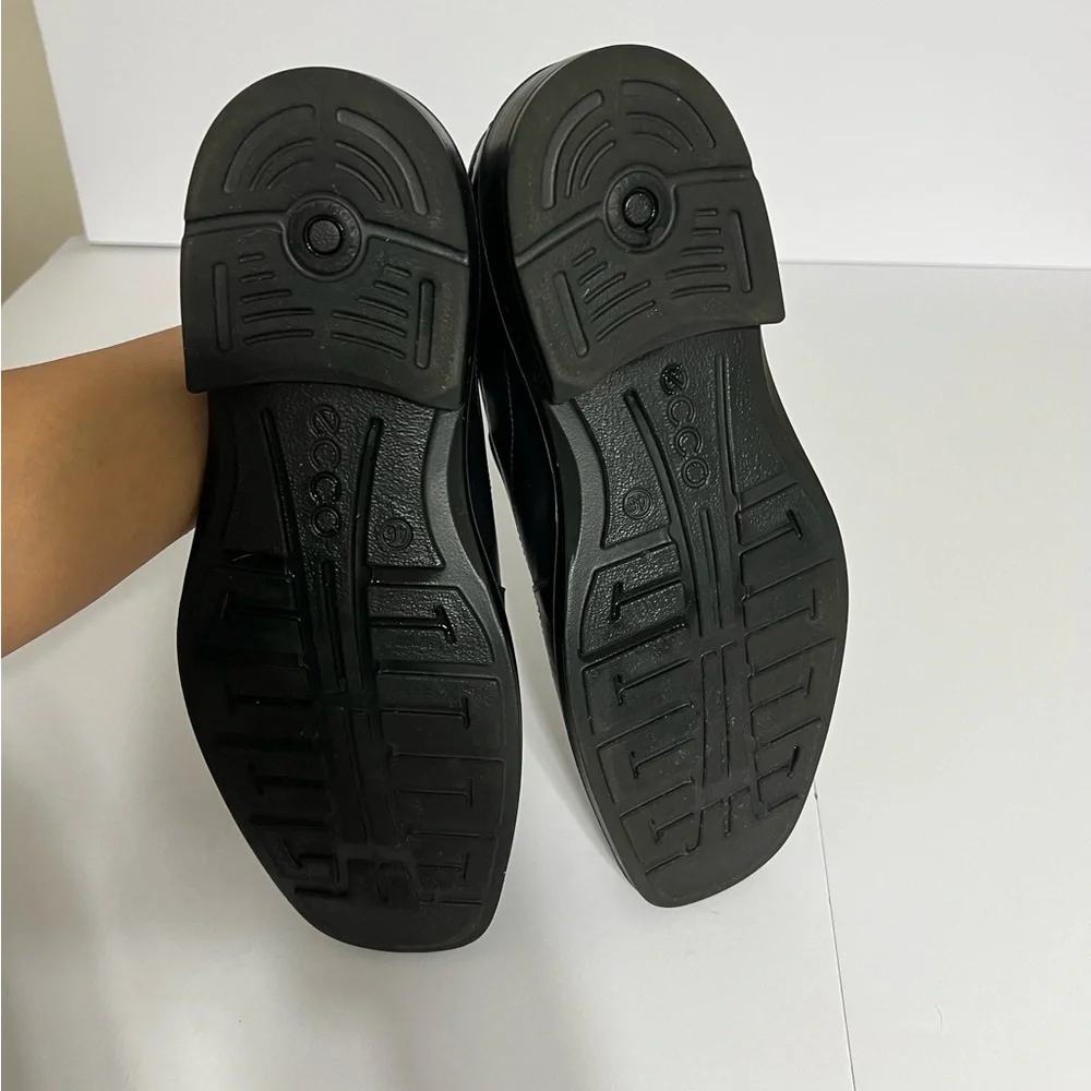 ECCO Men's Classic Black Leather Loafers